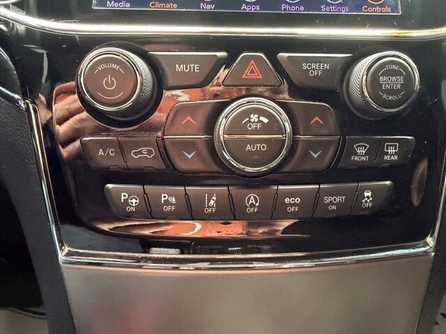 2020 Jeep Grand Cherokee in Knoxville, TN 37920 - 18090334 23