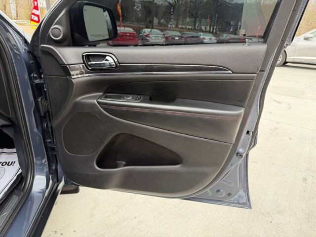 2020 Jeep Grand Cherokee in Knoxville, TN 37920 - 18090334 10