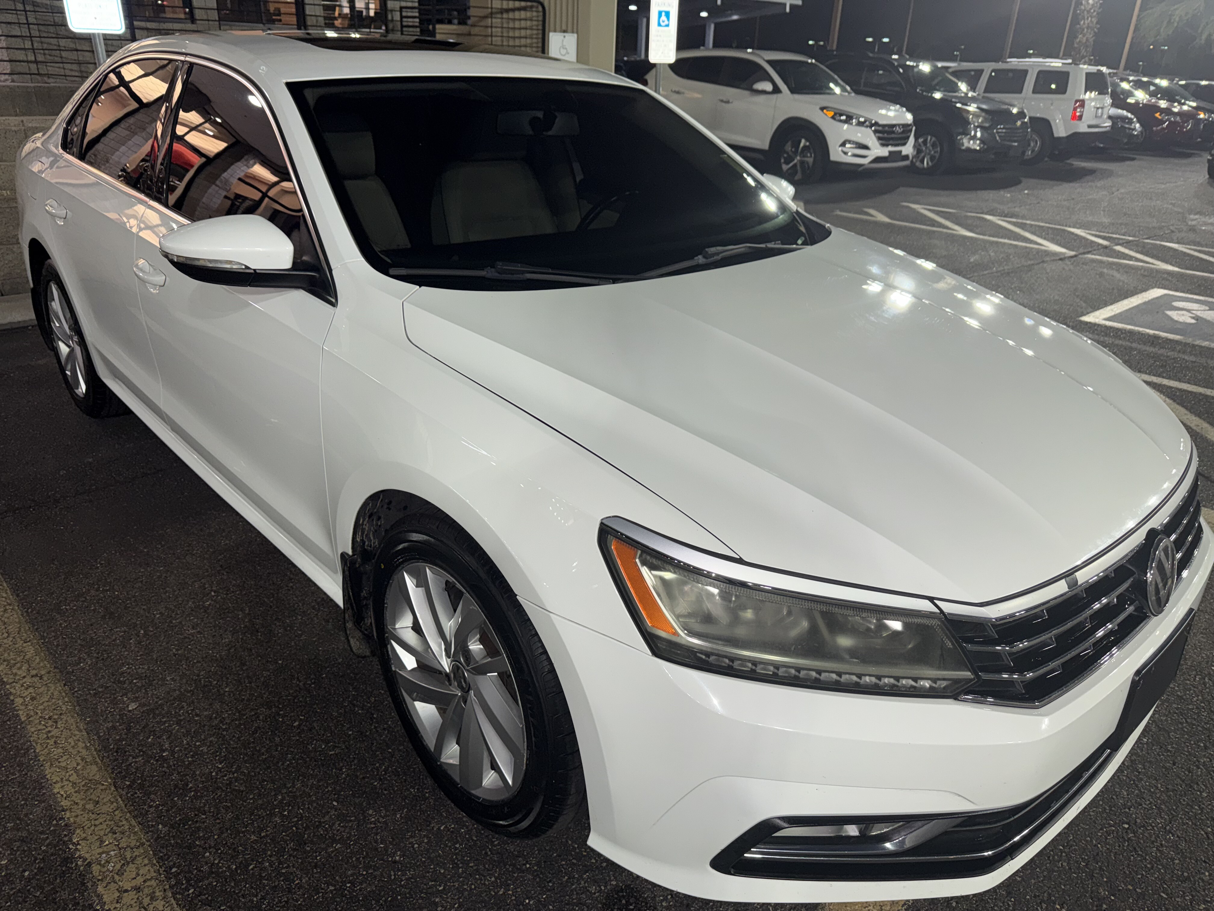 2018 Volkswagen Passat in Phoenix, AZ 85022 - 18090369 3