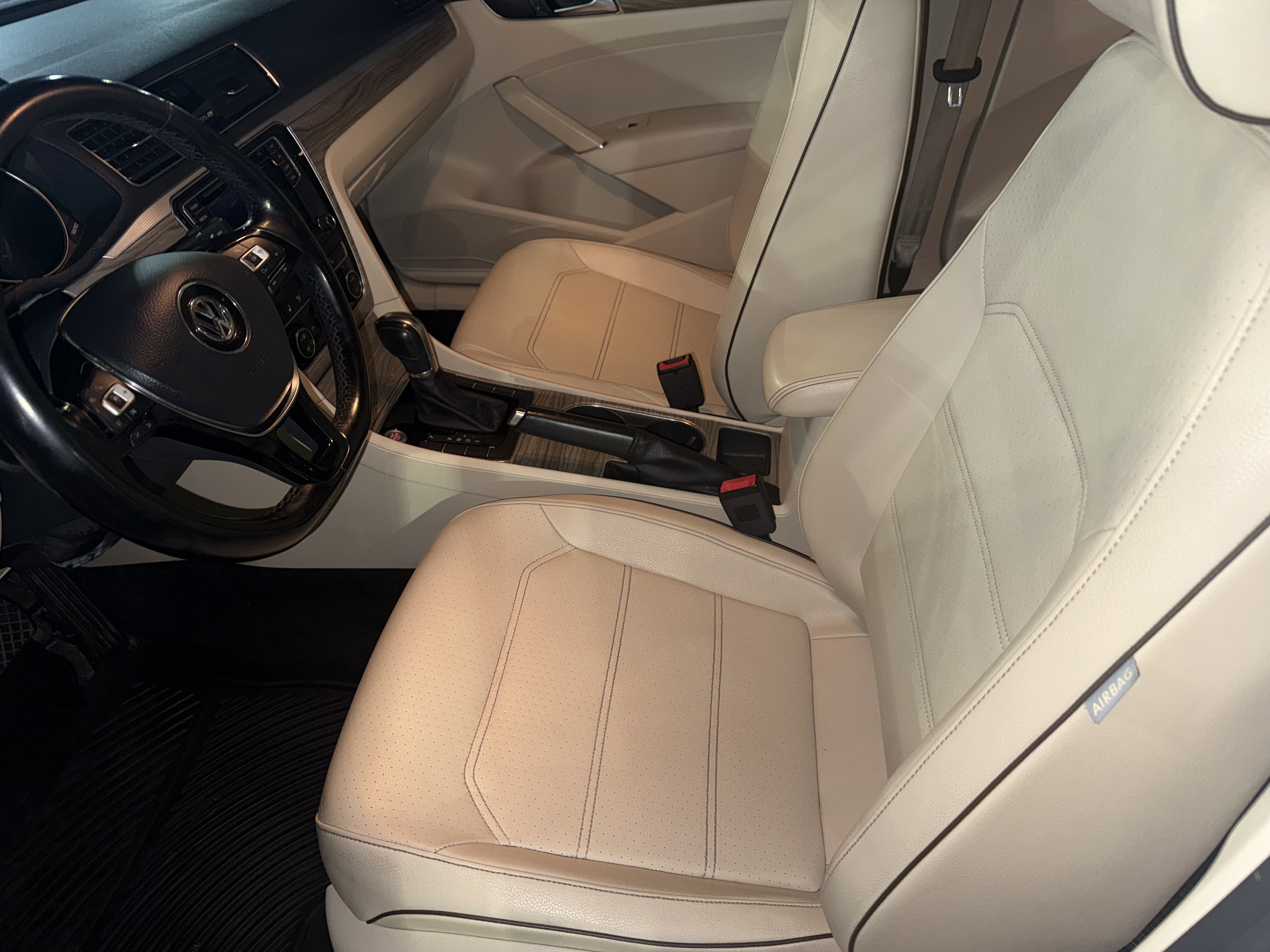 2018 Volkswagen Passat in Phoenix, AZ 85022 - 18090369 9