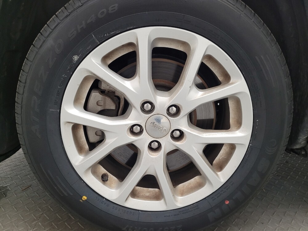 2017 Jeep Cherokee in Downey, CA 90241 - 18090375 31