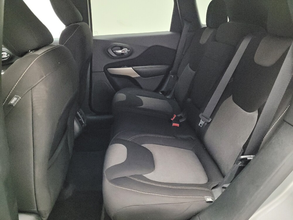 2017 Jeep Cherokee in Downey, CA 90241 - 18090375 18