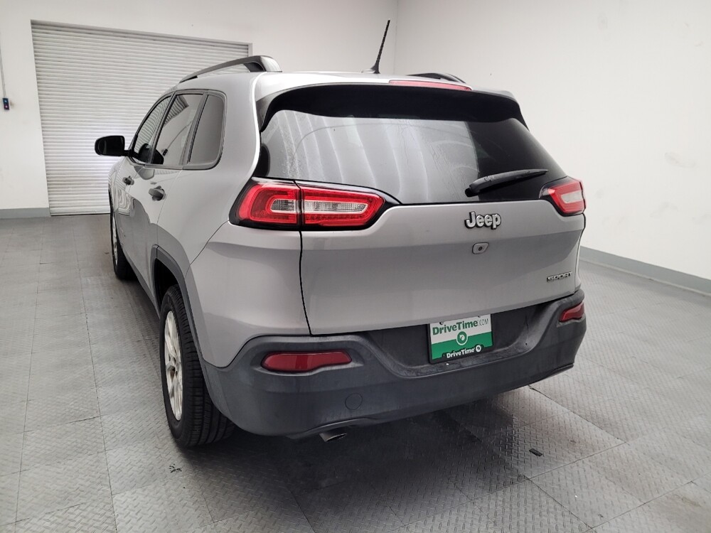 2017 Jeep Cherokee in Downey, CA 90241 - 18090375 6