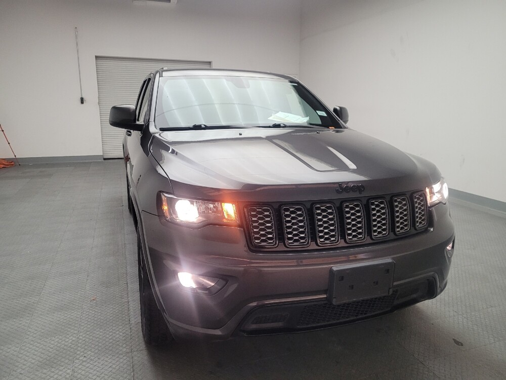 2018 Jeep Grand Cherokee in Downey, CA 90241 - 18090377 14