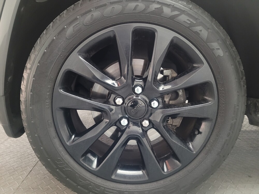 2018 Jeep Grand Cherokee in Downey, CA 90241 - 18090377 31