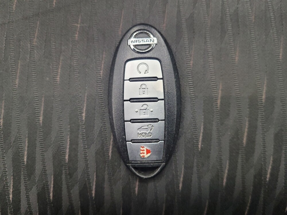 2017 Nissan Rogue in Reno, NV 89502 - 18090393 32