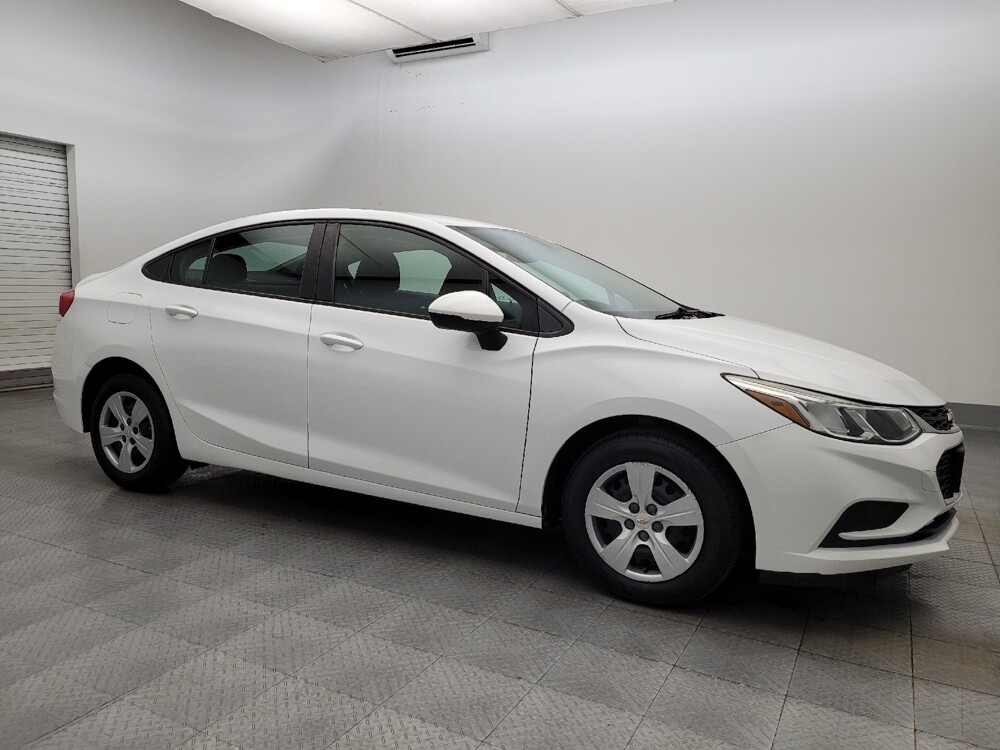 2018 Chevrolet Cruze in Phoenix, AZ 85015 - 18090429 11