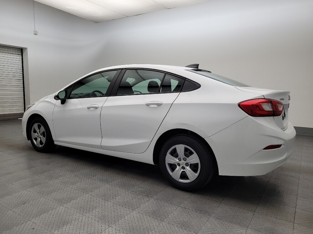 2018 Chevrolet Cruze in Phoenix, AZ 85015 - 18090429 3