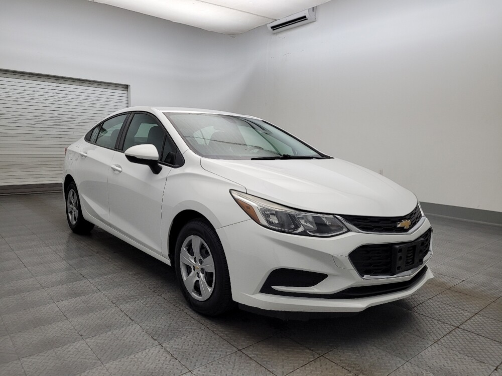2018 Chevrolet Cruze in Phoenix, AZ 85015 - 18090429 13