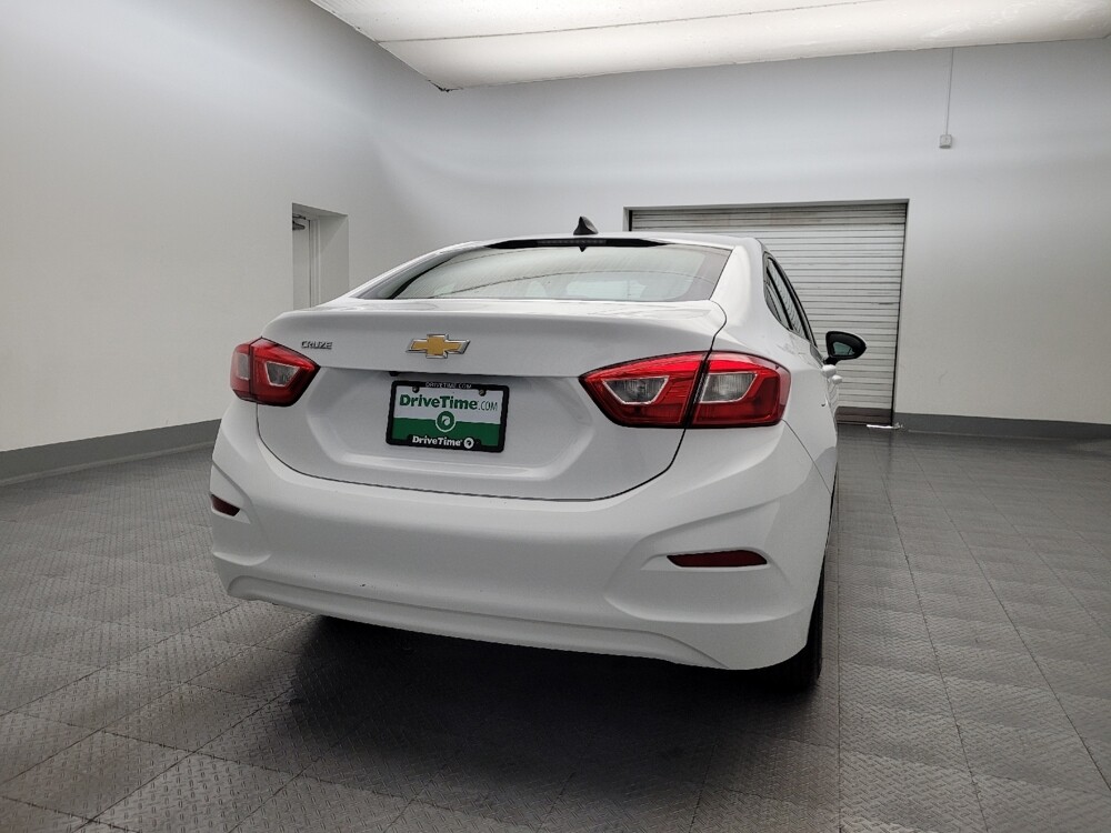 2018 Chevrolet Cruze in Phoenix, AZ 85015 - 18090429 7