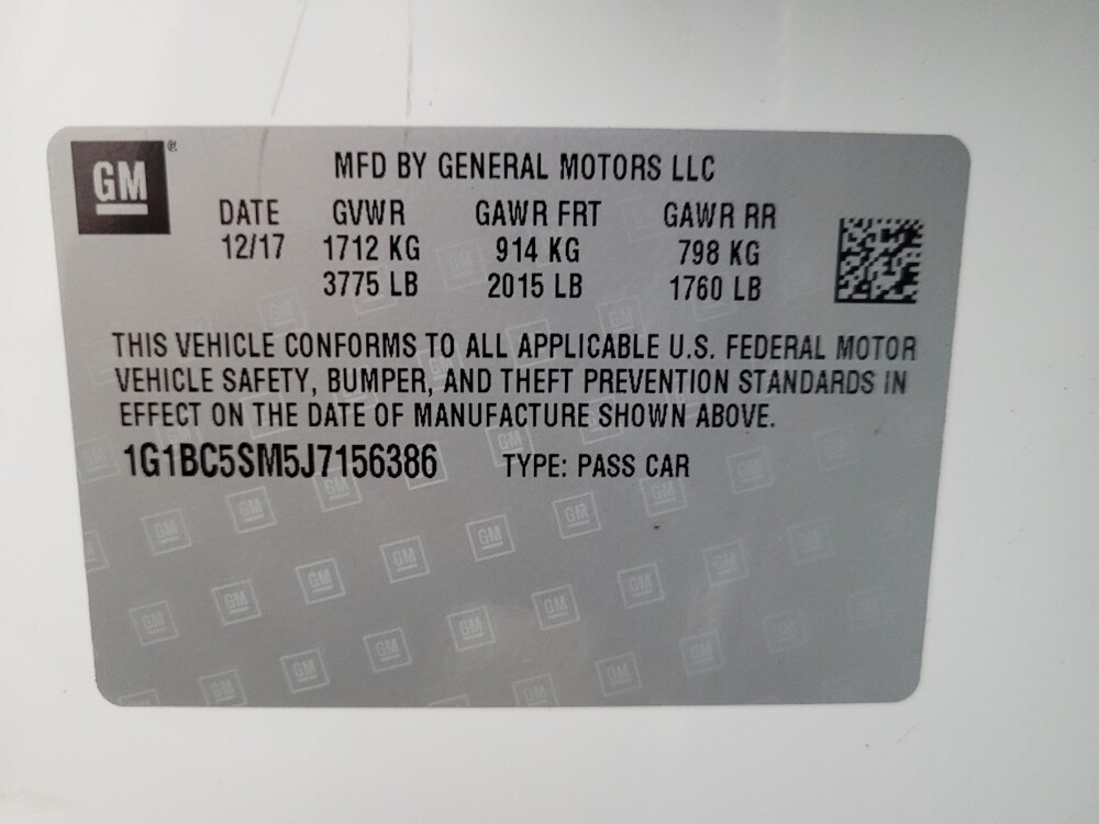 2018 Chevrolet Cruze in Phoenix, AZ 85015 - 18090429 33