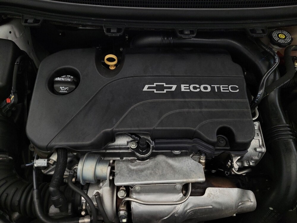 2018 Chevrolet Cruze in Phoenix, AZ 85015 - 18090429 30