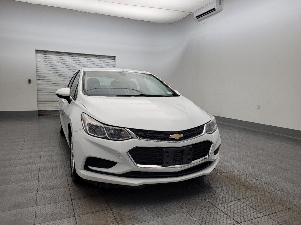 2018 Chevrolet Cruze in Phoenix, AZ 85015 - 18090429 14