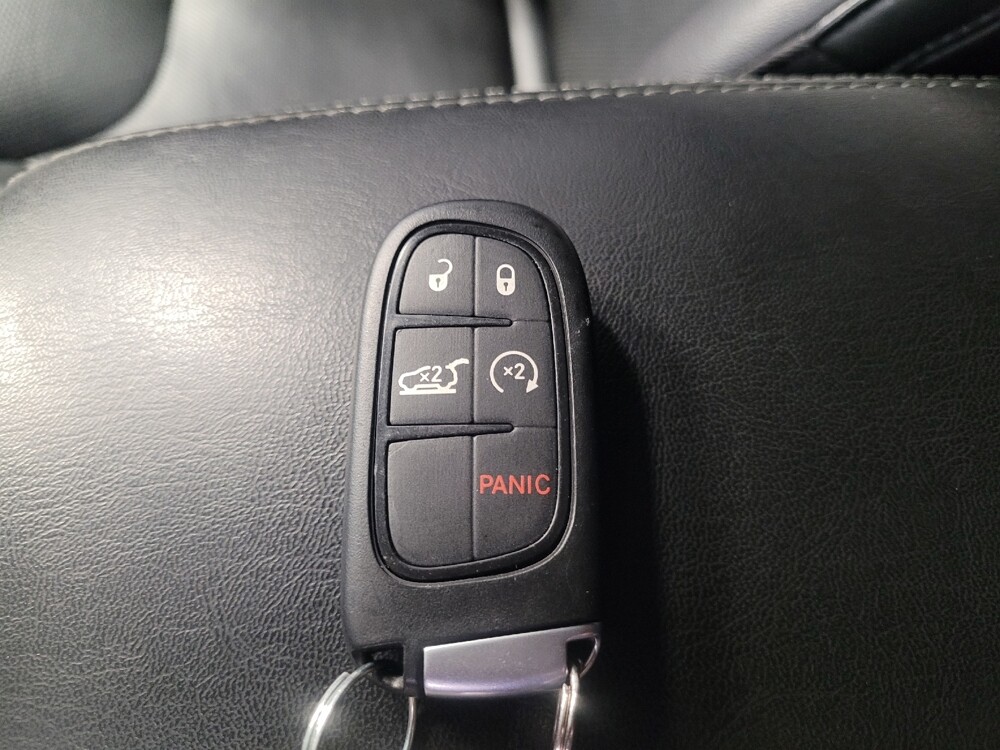 2020 Jeep Cherokee in Fort Myers, FL 33907 - 18090434 32