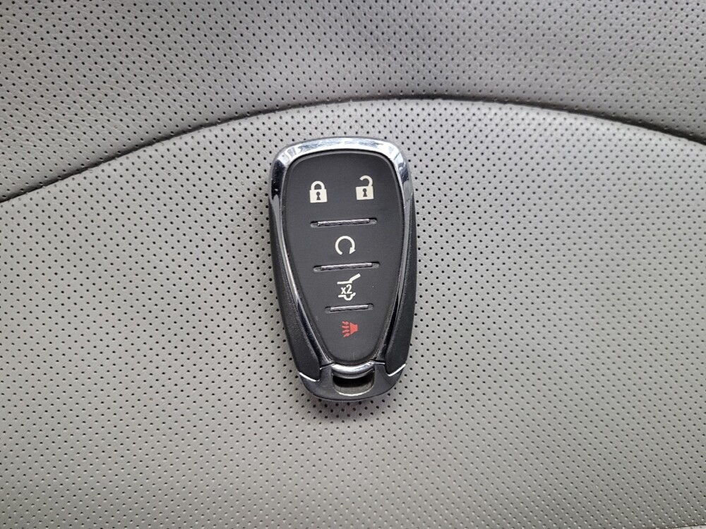 2020 Chevrolet Equinox in Las Vegas, NV 89102 - 18090438 32