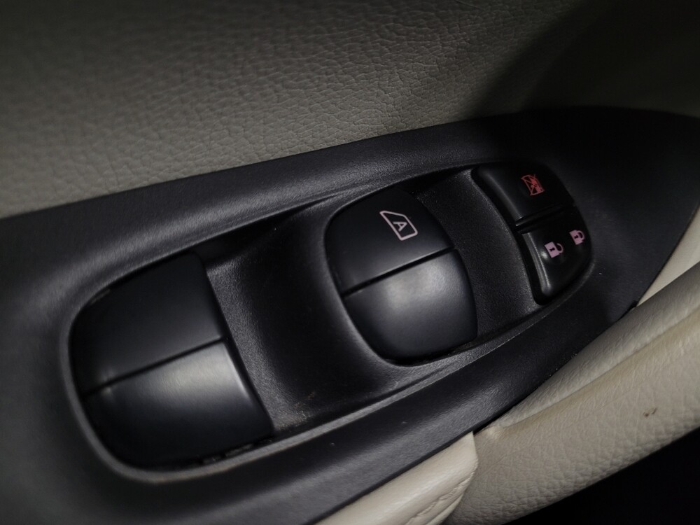 2019 Nissan Rogue Sport in Las Vegas, NV 89104 - 18090440 27