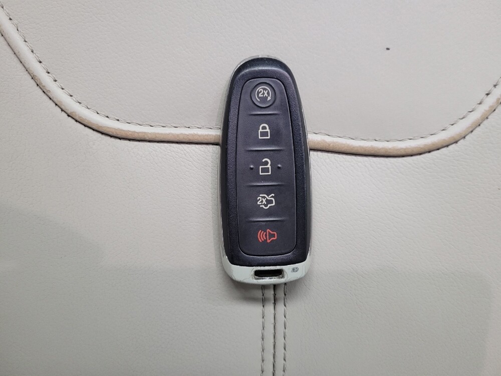 2018 Ford Focus in Las Vegas, NV 89104 - 18090442 32