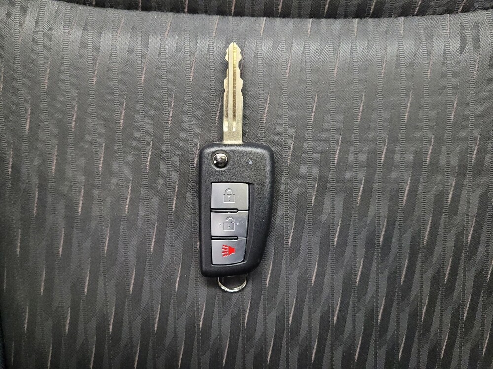 2018 Nissan Rogue in Las Vegas, NV 89102 - 18090443 32