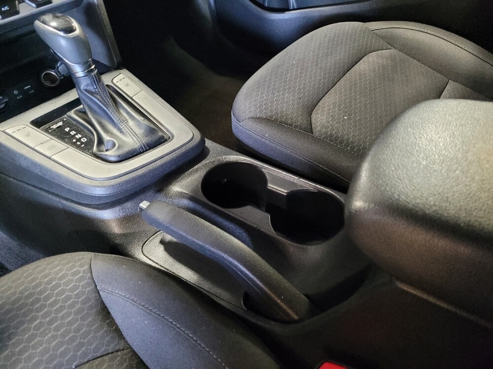 2019 Hyundai Elantra in Savannah, GA 31419 - 18090451 26