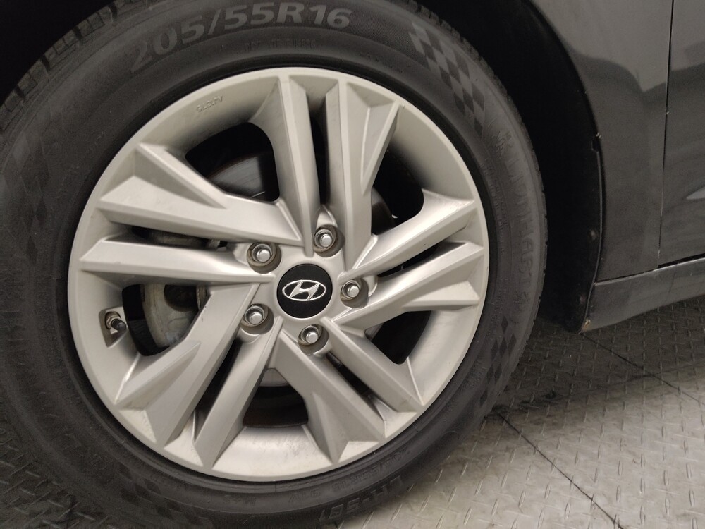 2019 Hyundai Elantra in Savannah, GA 31419 - 18090451 31