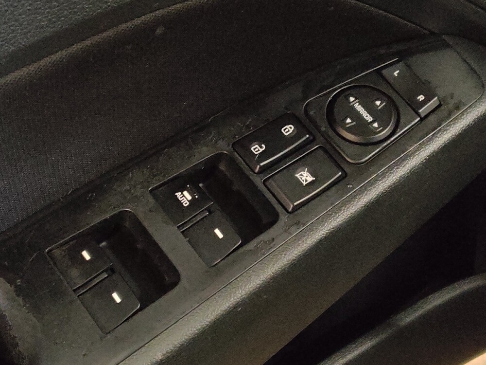 2019 Hyundai Elantra in Savannah, GA 31419 - 18090451 27