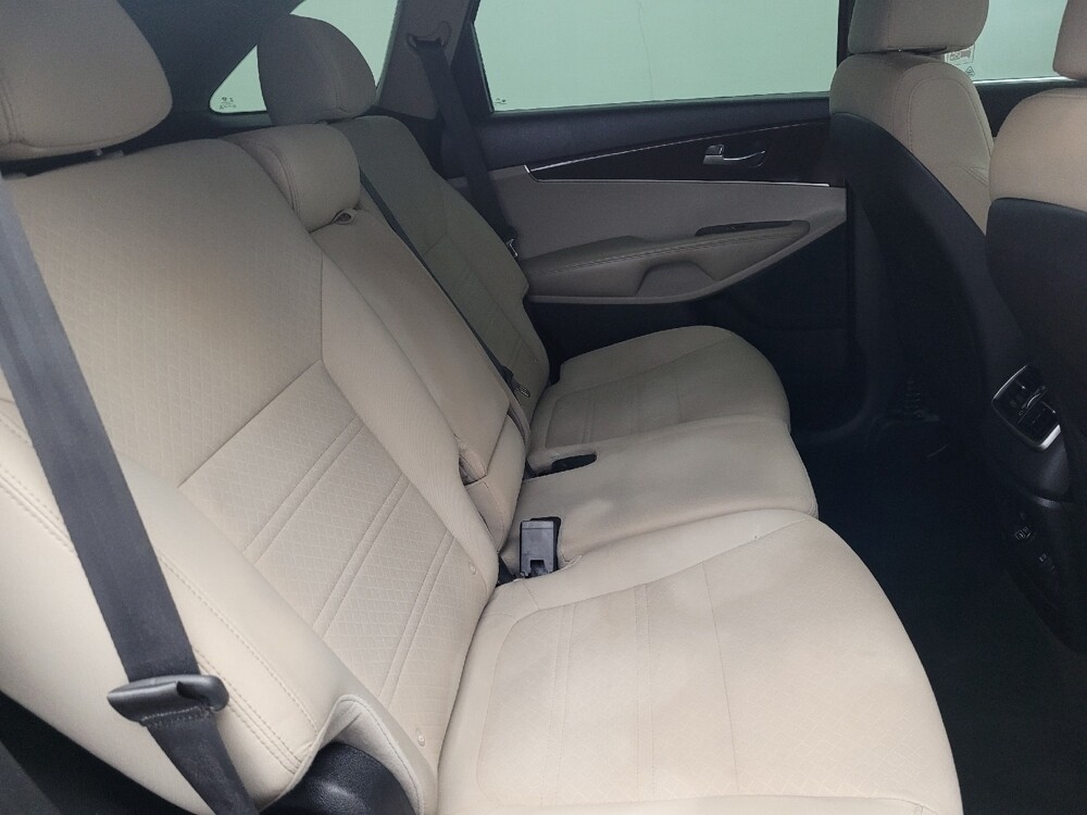 2018 Kia Sorento in West Palm Beach, FL 33409 - 18090454 19