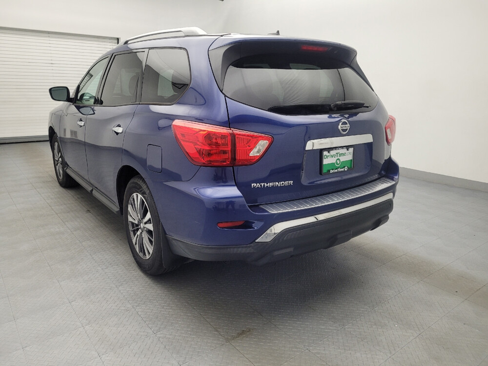 2017 Nissan Pathfinder in Charleston, SC 29414 - 18090461 5