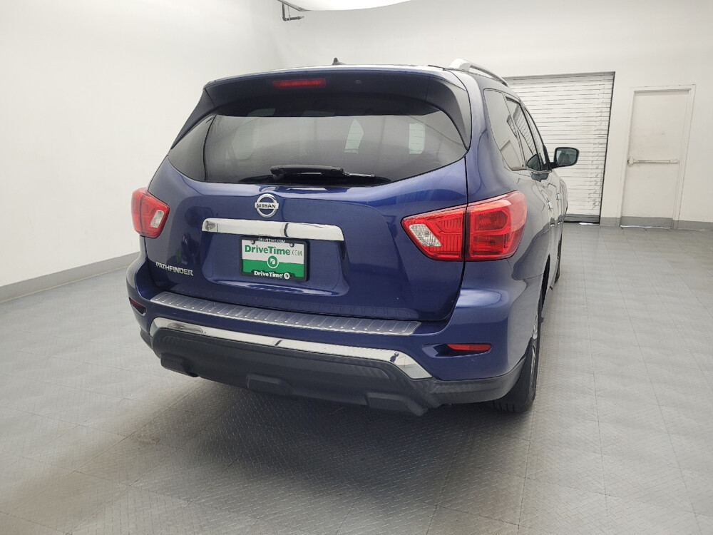 2017 Nissan Pathfinder in Charleston, SC 29414 - 18090461 7