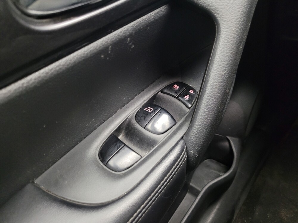 2018 Nissan Rogue in Madison, TN 37115 - 18090466 27