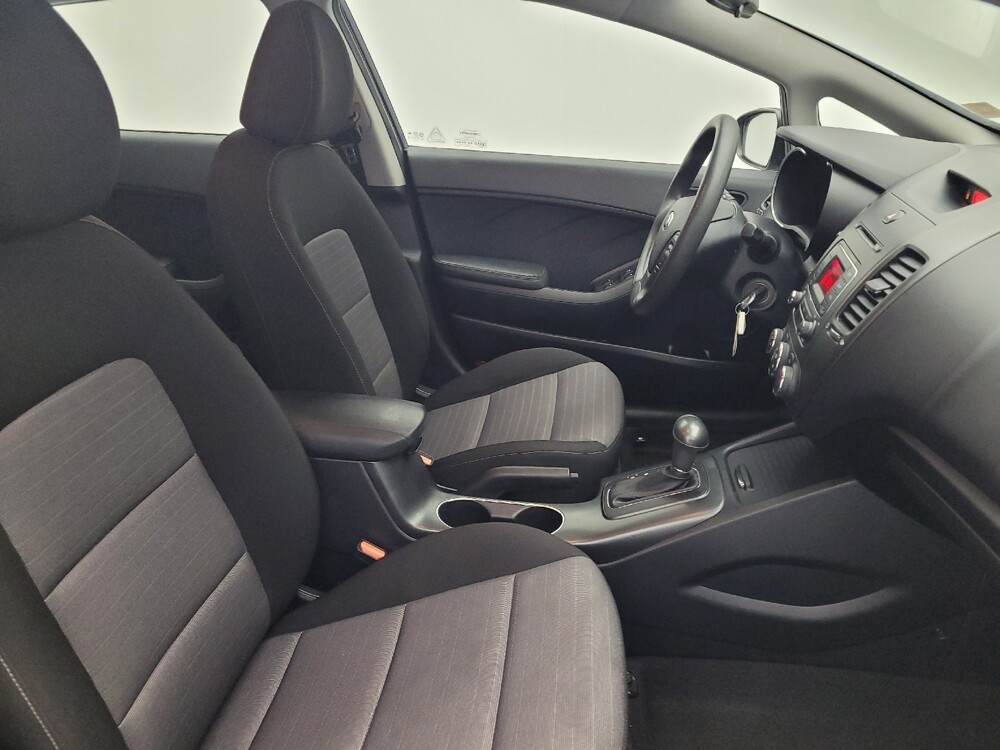 2016 Kia Forte in Wilmington, NC 28405 - 18090471 21
