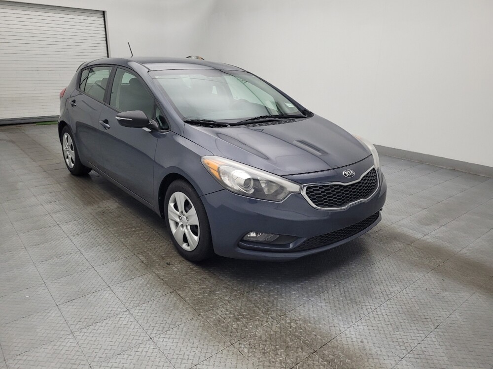 2016 Kia Forte in Wilmington, NC 28405 - 18090471 13