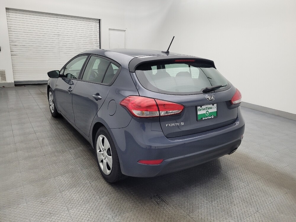 2016 Kia Forte in Wilmington, NC 28405 - 18090471 5