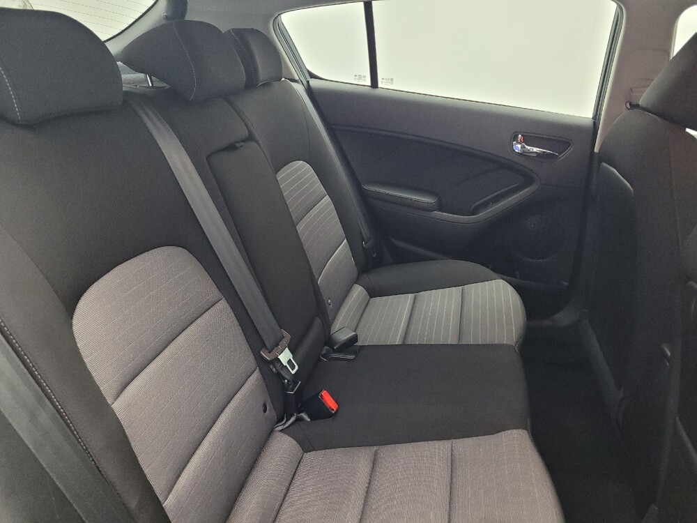 2016 Kia Forte in Wilmington, NC 28405 - 18090471 19