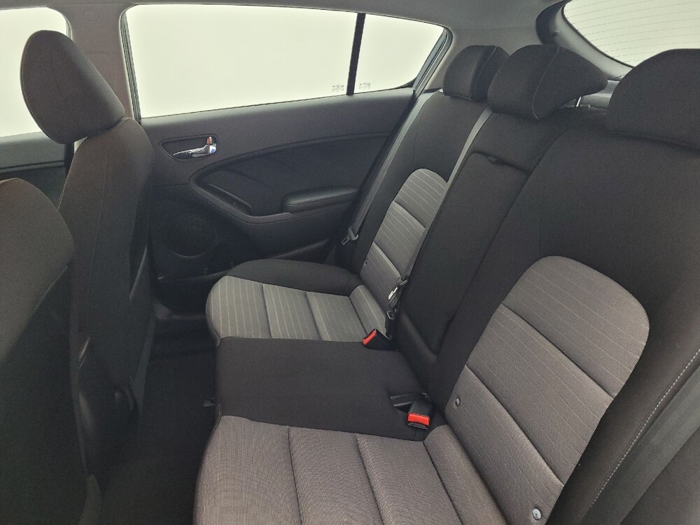 2016 Kia Forte in Wilmington, NC 28405 - 18090471 18