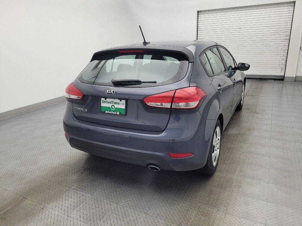 2016 Kia Forte in Wilmington, NC 28405 - 18090471 7