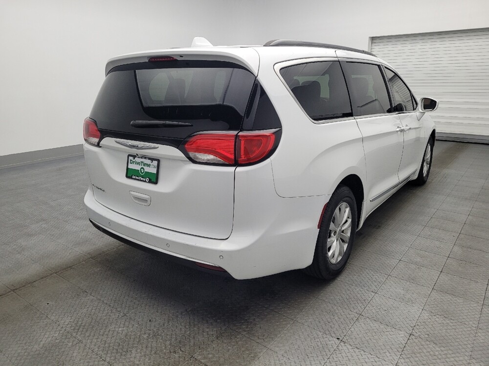 2017 Chrysler Pacifica in Lauderdale Lakes, FL 33313 - 18090481 9