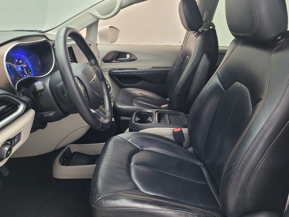 2017 Chrysler Pacifica in Lauderdale Lakes, FL 33313 - 18090481 17