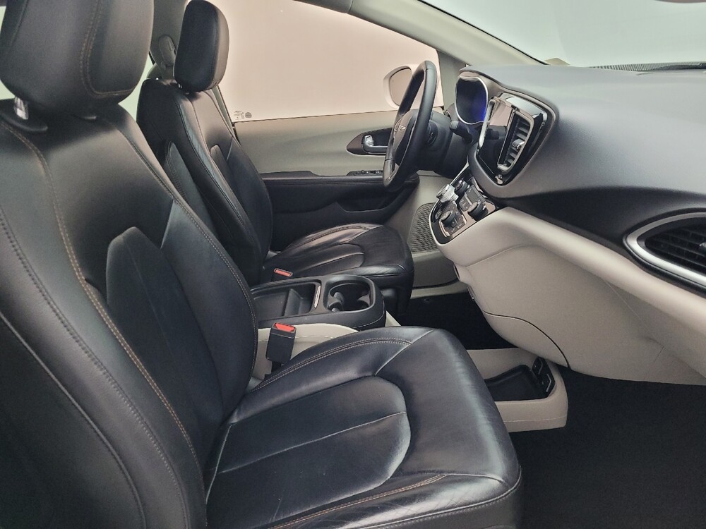 2017 Chrysler Pacifica in Lauderdale Lakes, FL 33313 - 18090481 21