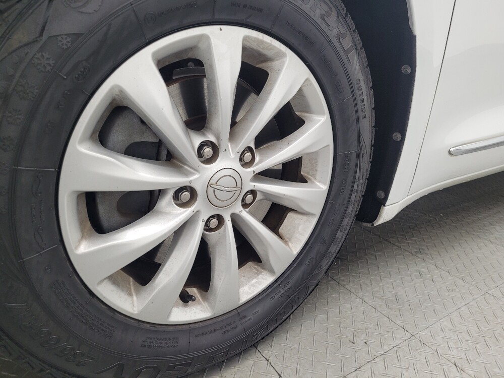 2017 Chrysler Pacifica in Lauderdale Lakes, FL 33313 - 18090481 31