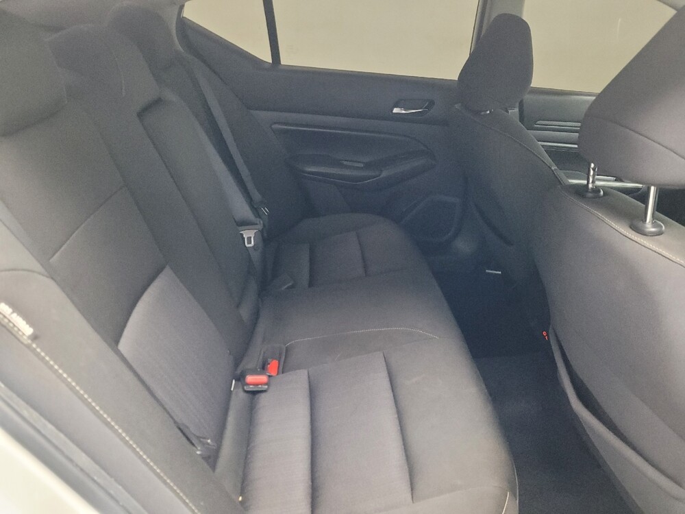 2020 Nissan Altima in Huntsville, AL 35816 - 18090482 19