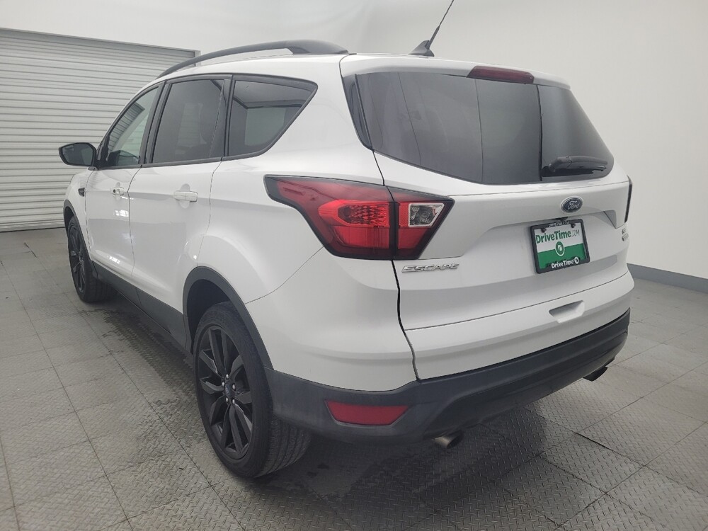 2019 Ford Escape in Houston, TX 77034 - 18090485 5