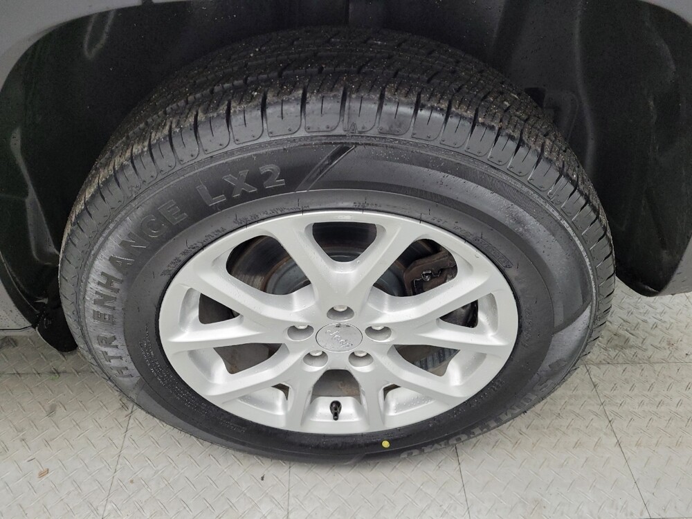 2018 Jeep Cherokee in Columbus, OH 43231 - 18090498 31