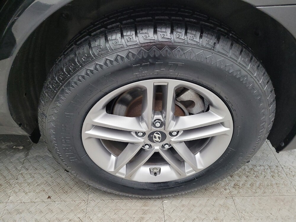 2017 Hyundai Santa Fe in Fairfield, OH 45014 - 18090499 31