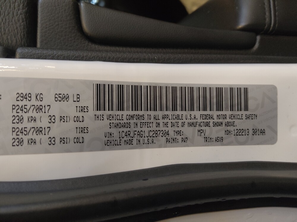 2018 Jeep Grand Cherokee in Greenville, SC 29607 - 18090500 33