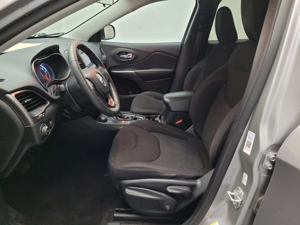 2019 Jeep Cherokee in Downey, CA 90241 - 18090504 17