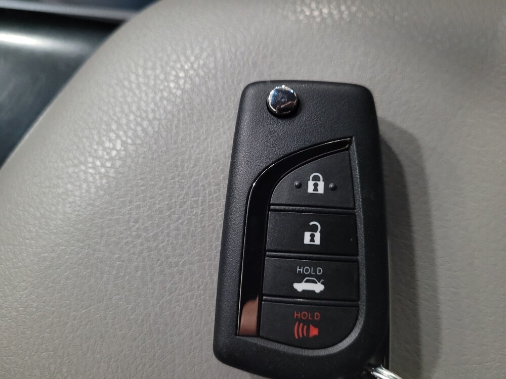 2018 Toyota Camry in Laurel, MD 20724 - 18090516 32