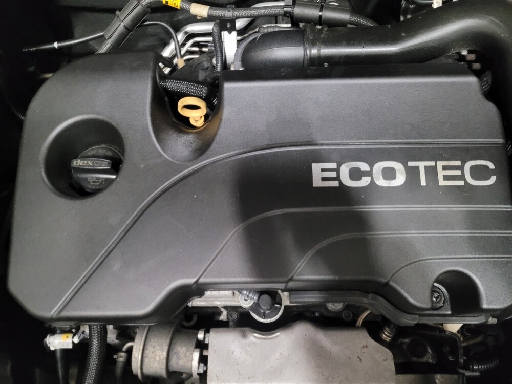 2021 Chevrolet Equinox in Pittsburgh, PA 15237 - 18090517 30