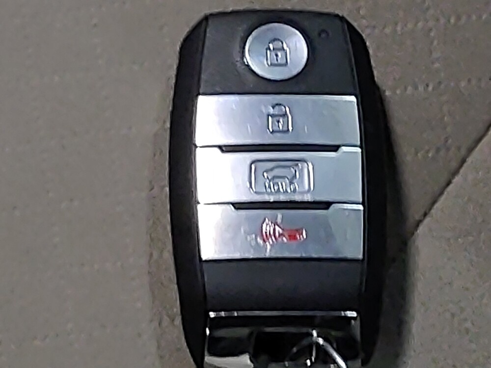 2020 Kia Sorento in Tyler, TX 75701 - 18090520 32