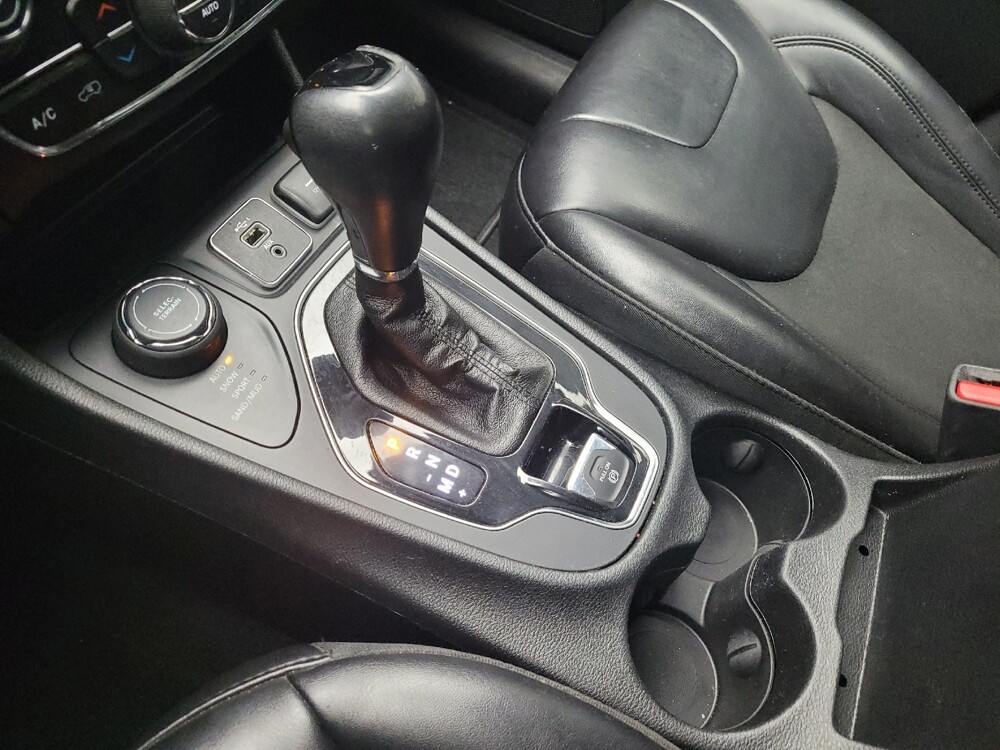 2019 Jeep Cherokee in Eastpointe, MI 48021 - 18090527 26