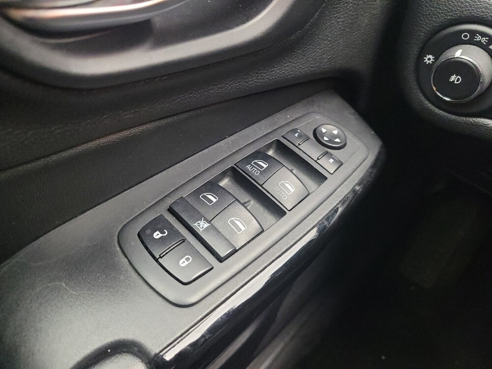 2019 Jeep Cherokee in Eastpointe, MI 48021 - 18090527 27